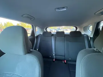 Car image 28
