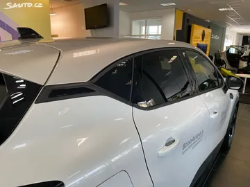 Car image 26