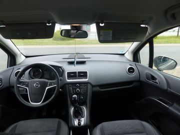 Car image 16