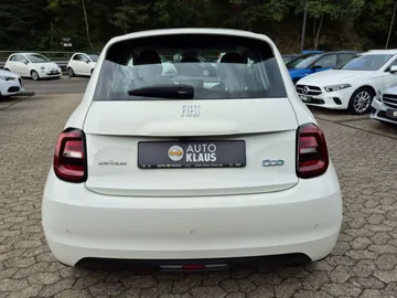 Car image 27
