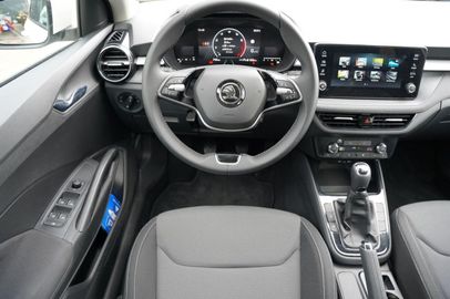 Car image 12