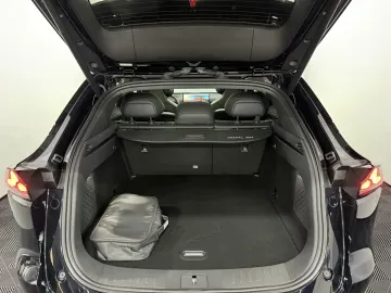 Car image 32