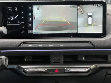 Car image 27