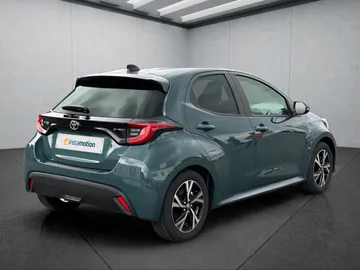 Car image 4