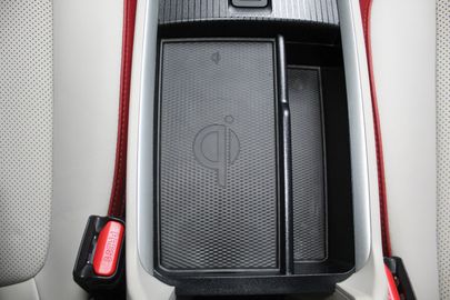 Car image 29
