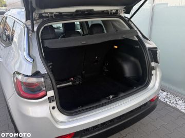 Car image 33