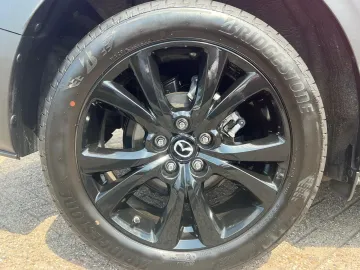 Car image 40