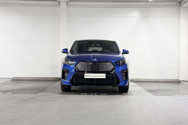 BMW iX2 xDrive30 M Sport Pro 230 kW image number 2