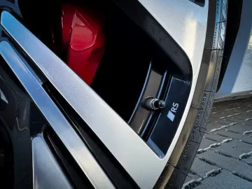 Car image 28