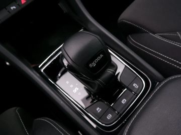 Car image 37