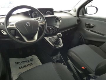 Car image 13