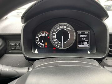 Car image 11