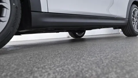Car image 21