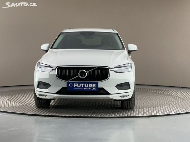 Volvo XC60 B4 AWD Momentum 145 kW image number 4