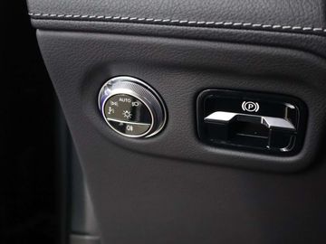 Car image 37