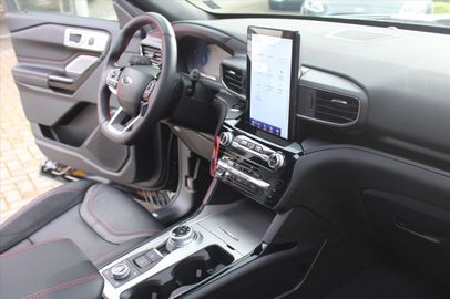 Car image 33