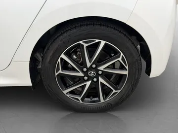 Car image 29