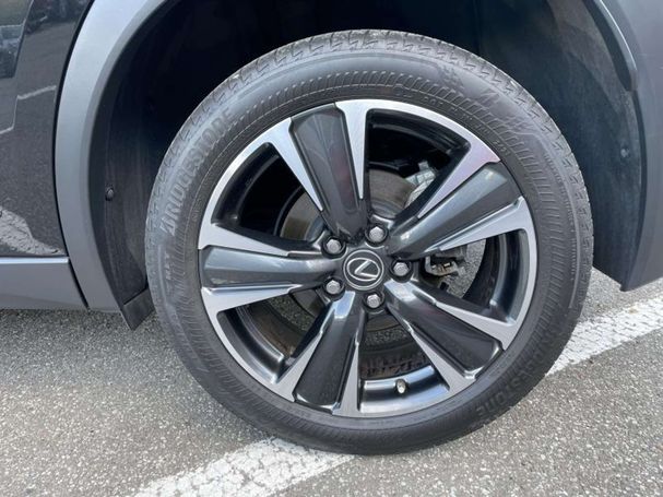 Lexus UX 250h Executive Line 135 kW image number 17