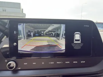 Car image 24