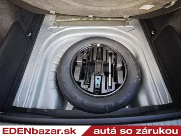 Car image 27