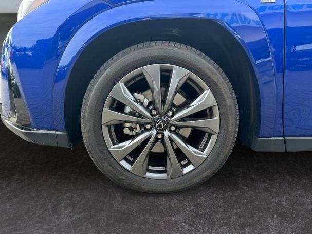 Lexus UX 300h F Sport E-FOUR 146 kW image number 25