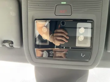 Car image 37