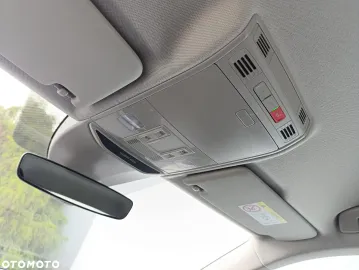 Car image 40