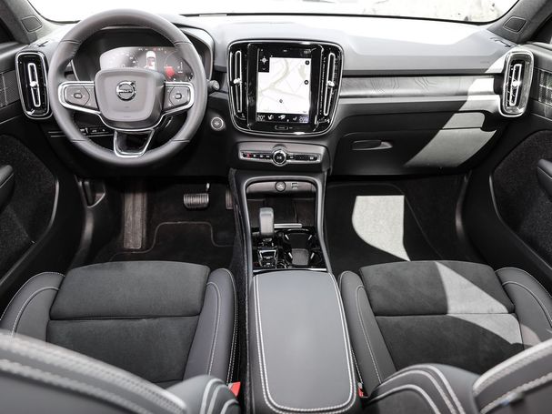 Volvo XC40 T5 Plus 192 kW image number 3