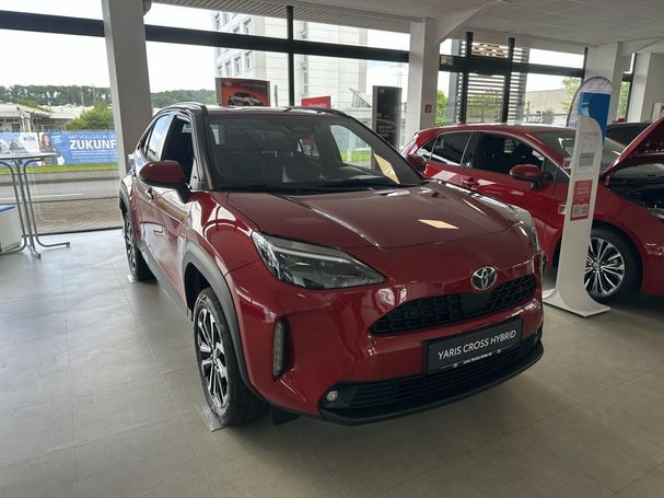 Toyota Yaris Cross 1.5 Hybrid Team Deutschland 96 kW image number 3