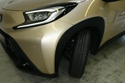 Car image 27