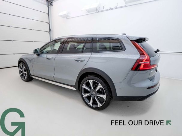 Volvo V60 Cross Country AWD B4 145 kW image number 6