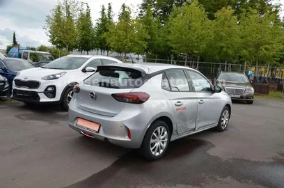 Car image 5