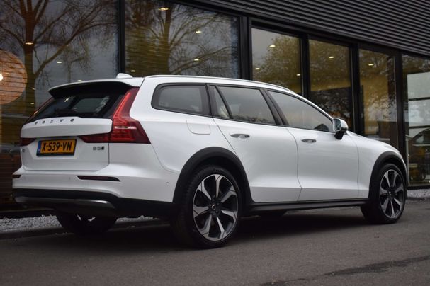 Volvo V60 Cross Country AWD B5 184 kW image number 36