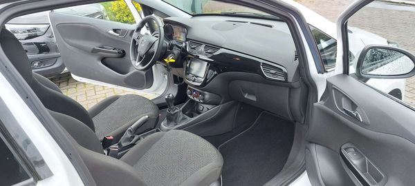 Car image 15