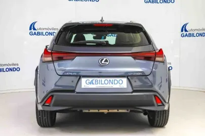 Car image 4