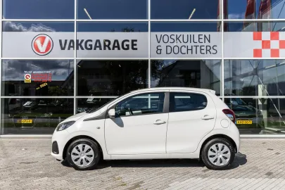 Car image 4