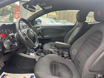 Car image 28