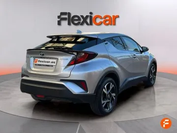Car image 4
