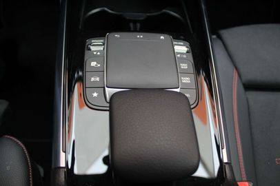 Car image 33