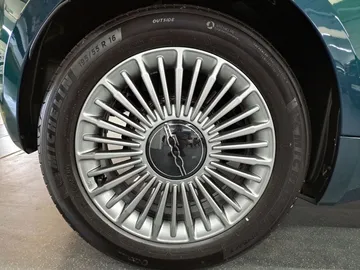 Car image 23