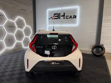 Car image 5