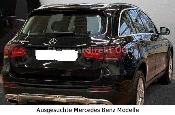 Mercedes-Benz GLC 300 de 225 kW image number 3