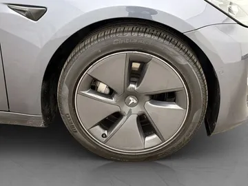 Car image 31