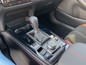 Car image 12