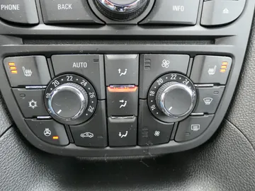 Car image 27