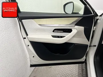 Car image 35
