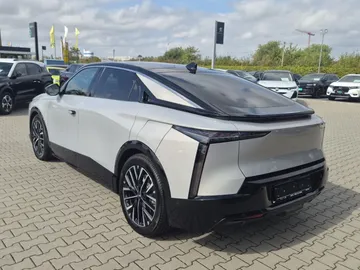 Car image 29