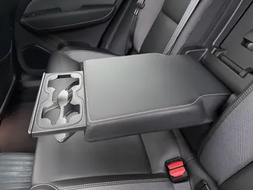 Car image 47