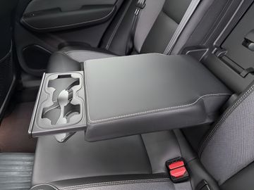 Car image 47