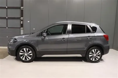 Car image 3